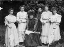 Přibylovi, Veselíčko, 1909 (Zdroj: Digitální archiv Šechtl a Voseček)